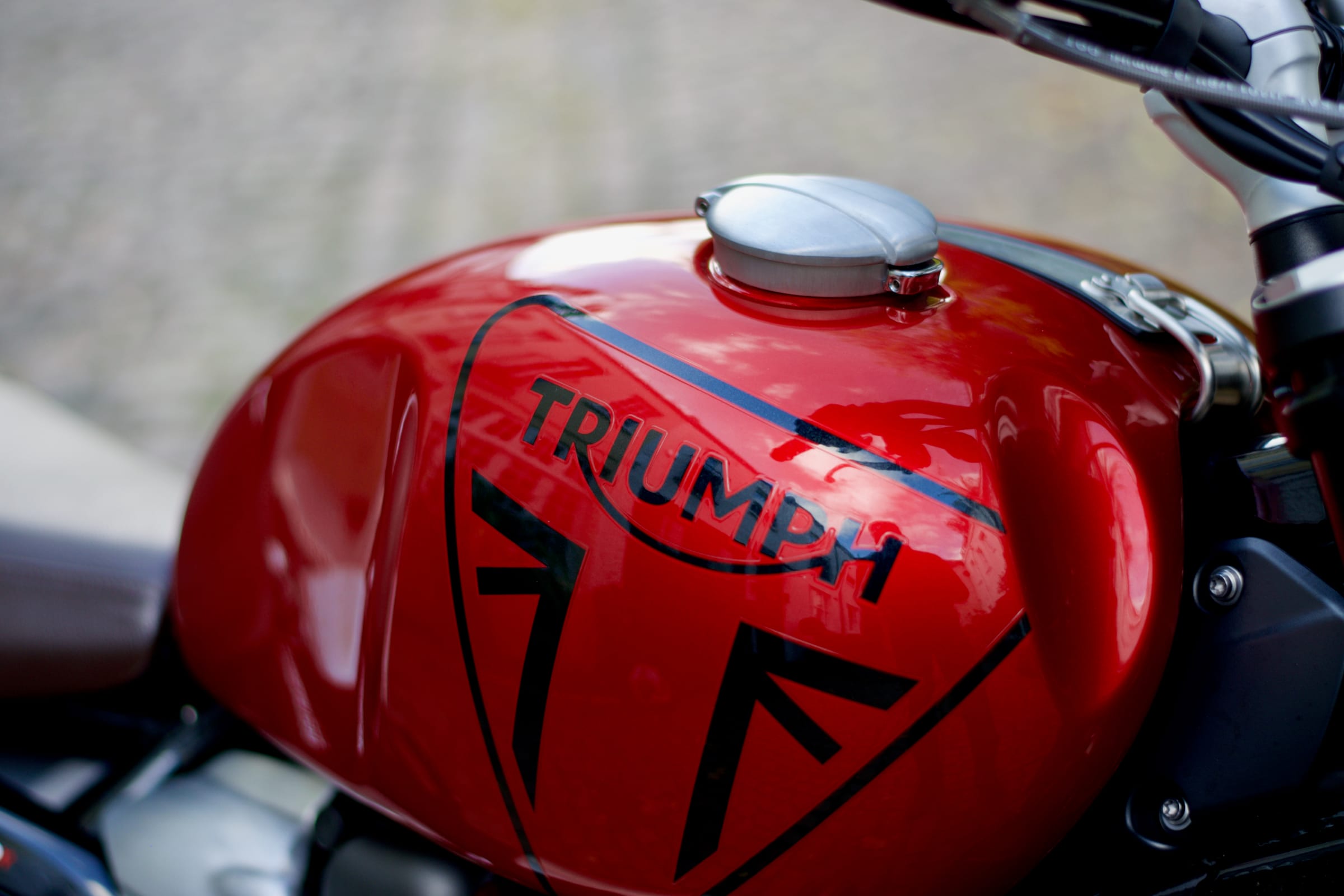 Carnival Red fuel tank with Triumph logo